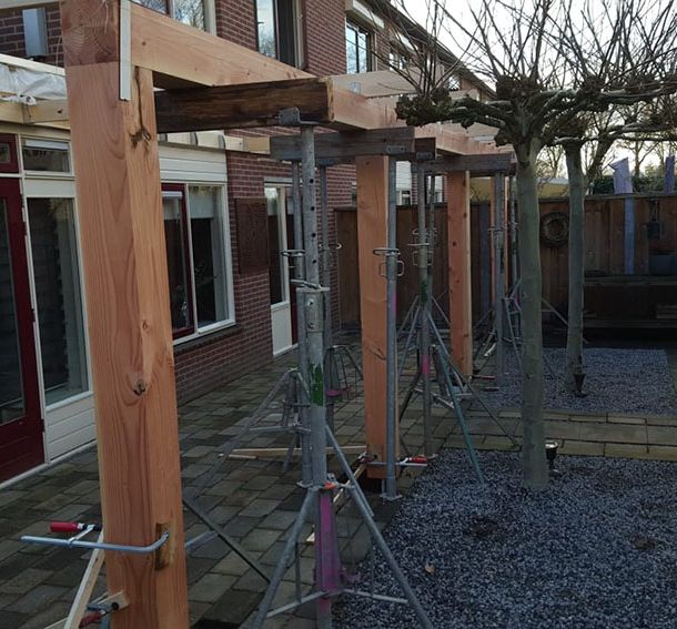 Realisatie Douglas overkapping in Groenlo door Eekelder Bouw