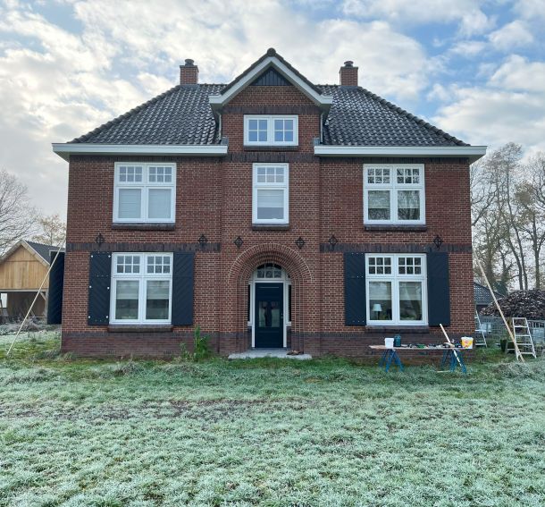 Luiken Meranti plaatsen en maken door Eekelder Bouw