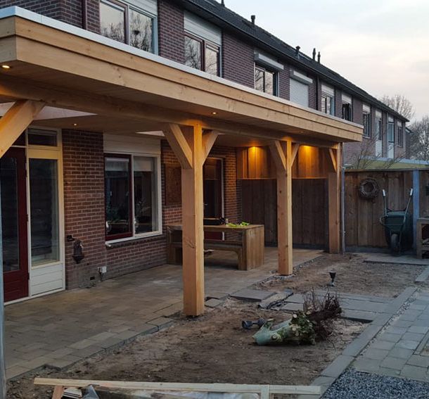 Realisatie Douglas overkapping in Groenlo door Eekelder Bouw